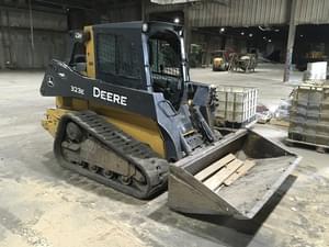 2015 John Deere 323E Image