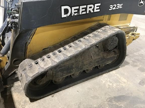 Image of John Deere 323E equipment image 3