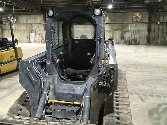 Image of John Deere 323E equipment image 4