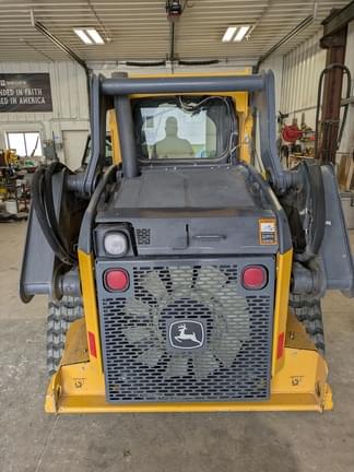 Image of John Deere 323E equipment image 3
