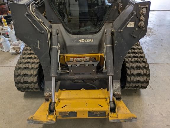 Image of John Deere 323E equipment image 2