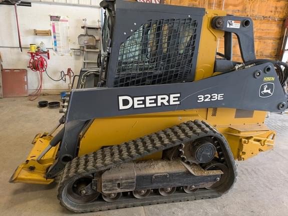Image of John Deere 323E Primary image