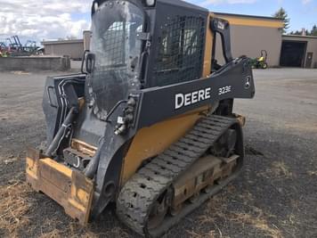 Main image John Deere 323E