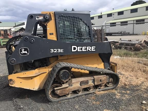 Image of John Deere 323E equipment image 4