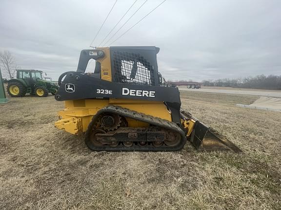 Image of John Deere 323E equipment image 3