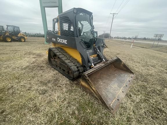 Image of John Deere 323E equipment image 2