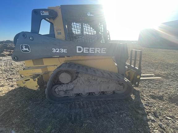 Image of John Deere 323E equipment image 3