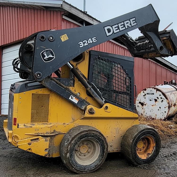 2015 John Deere 324E Equipment Image0