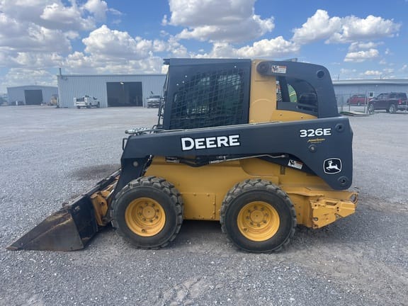 2015 John Deere 326E Equipment Image0