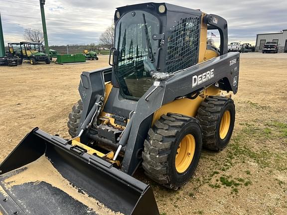 Image of John Deere 326E equipment image 4
