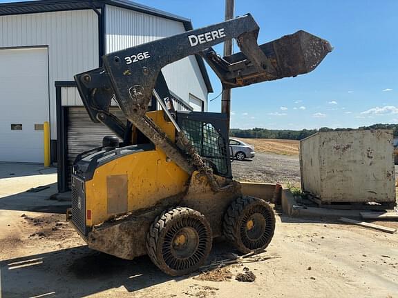 Image of John Deere 326E equipment image 2