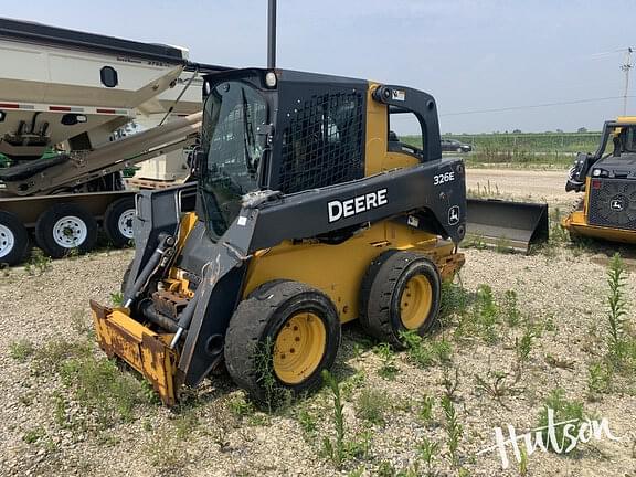 Image of John Deere 326E equipment image 4
