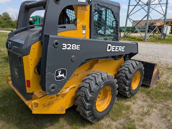 Image of John Deere 328E equipment image 3