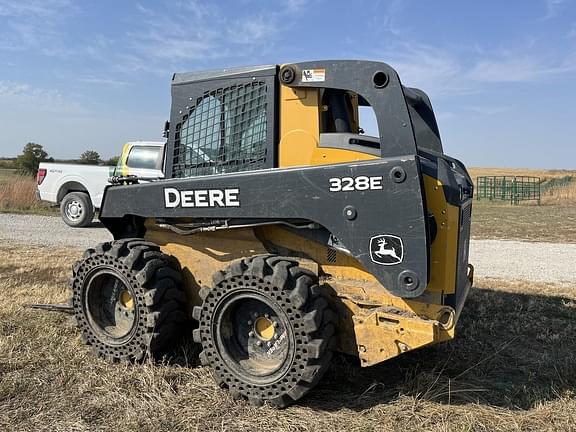 Image of John Deere 328E equipment image 4