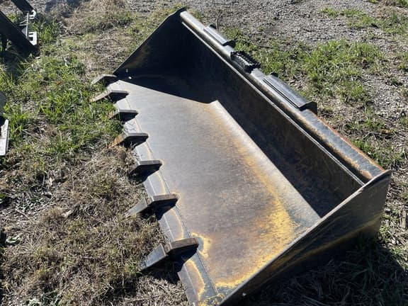 Image of John Deere 329E equipment image 4