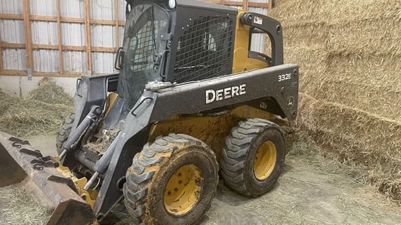 2015 John Deere 332E Equipment Image0