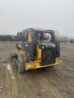 Image of John Deere 333E equipment image 3