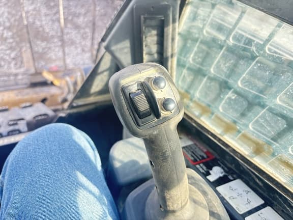 Image of John Deere 333E equipment image 2