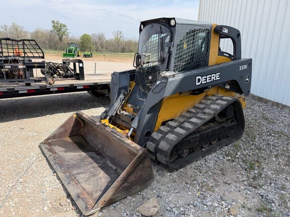 Image of John Deere 333E equipment image 1