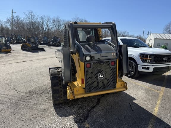 Image of John Deere 333E equipment image 3