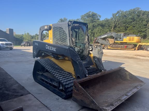 Image of John Deere 333E equipment image 3