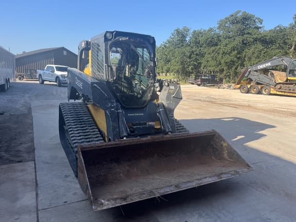 Image of John Deere 333E equipment image 2