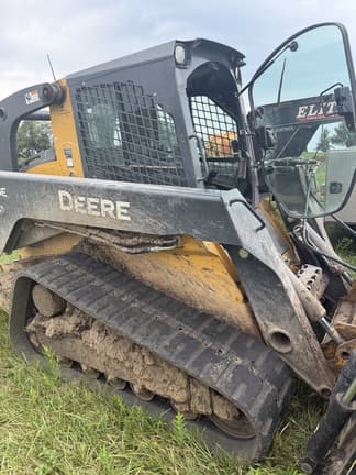 Image of John Deere 333E Primary image