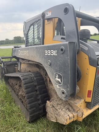 Image of John Deere 333E equipment image 1