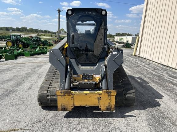 Image of John Deere 333E equipment image 1
