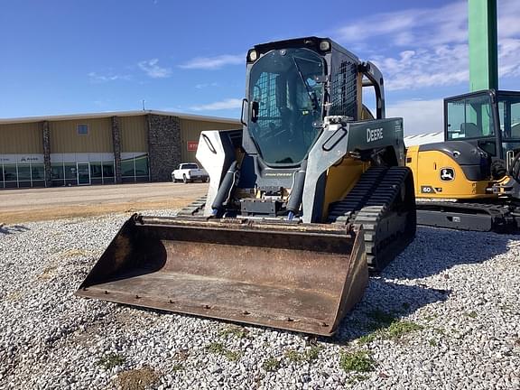 Image of John Deere 333E equipment image 3