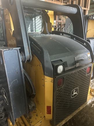 Image of John Deere 333E equipment image 2