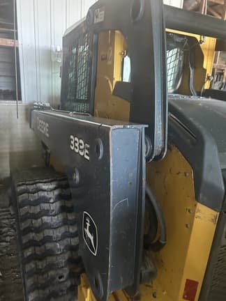 Image of John Deere 333E equipment image 3