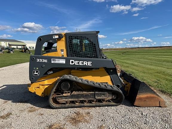 Image of John Deere 333E equipment image 4