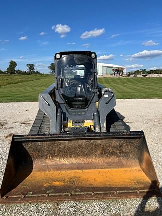 Image of John Deere 333E equipment image 3