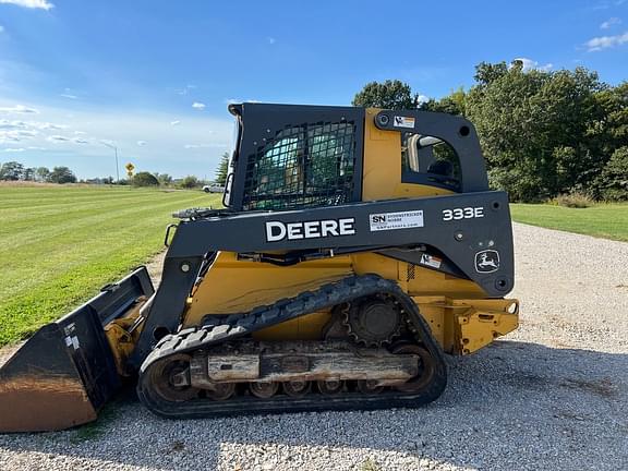 Image of John Deere 333E Primary image