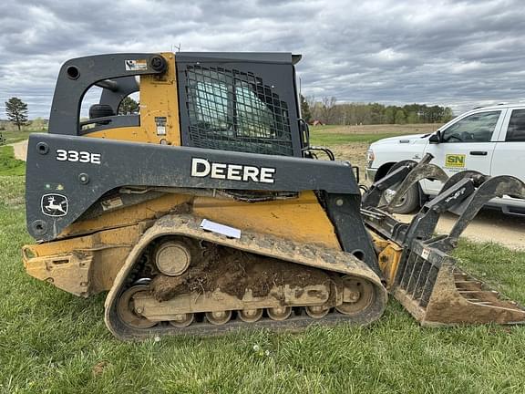 Image of John Deere 333E equipment image 2