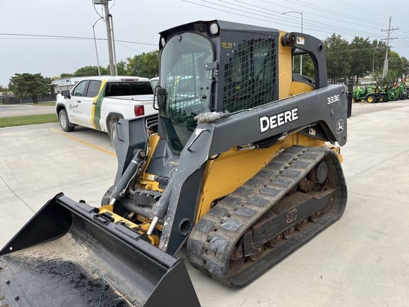 2015 John Deere 333E Equipment Image0