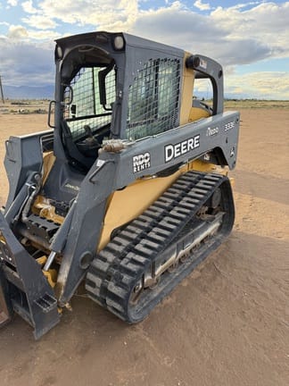 2015 John Deere 333E Equipment Image0