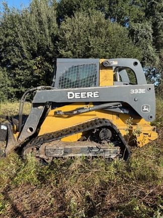 2015 John Deere 333E Equipment Image0