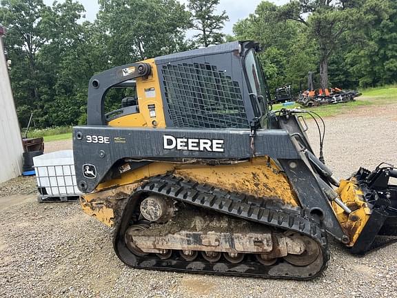 Image of John Deere 333E equipment image 1