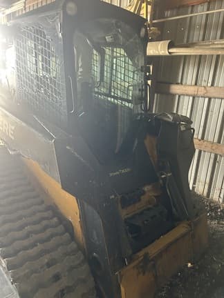 Image of John Deere 333E equipment image 3