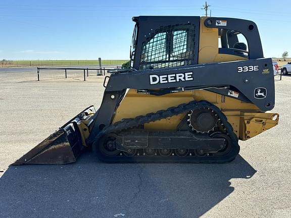 Image of John Deere 333E equipment image 1