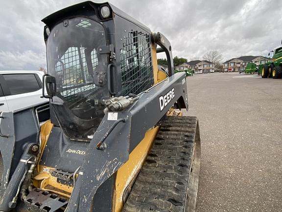 Image of John Deere 333E equipment image 1