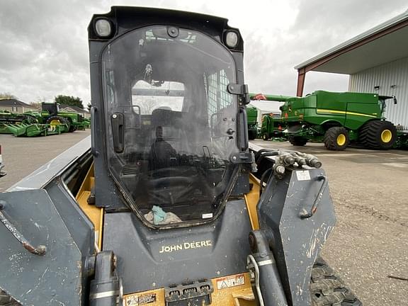 Image of John Deere 333E equipment image 2