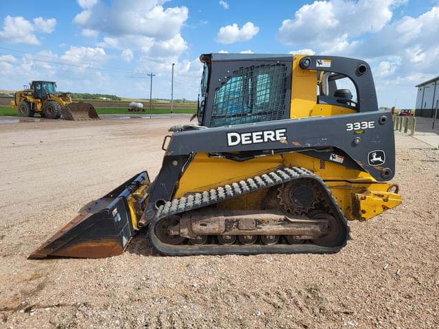 Image of John Deere 333E equipment image 4