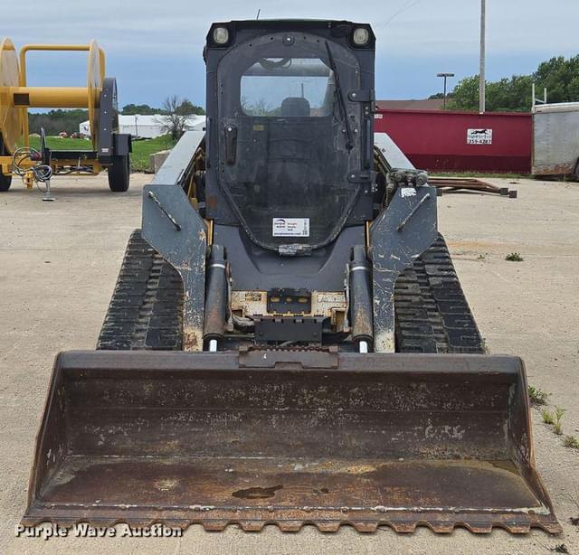 Image of John Deere 333E equipment image 1