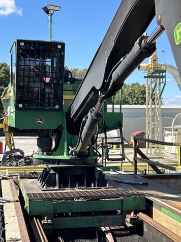 Main image John Deere 335D