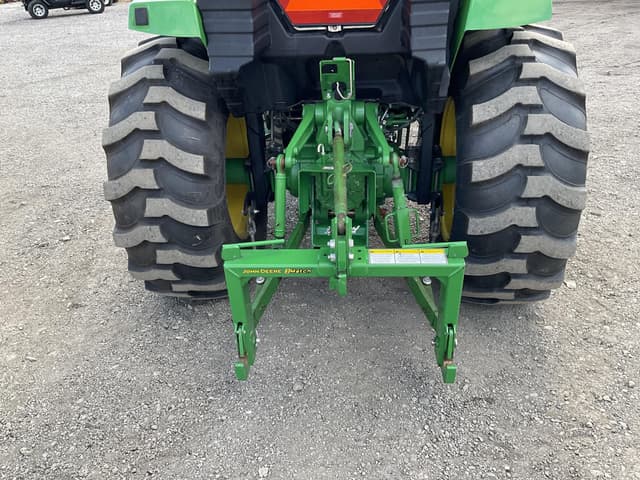 Image of John Deere 4044M equipment image 4