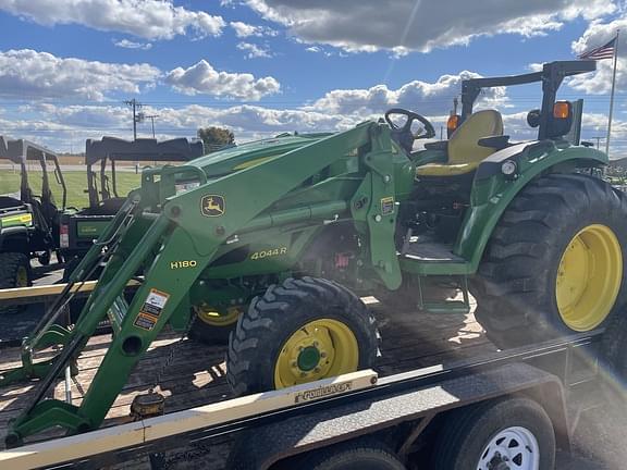 Image of John Deere 4044R equipment image 1