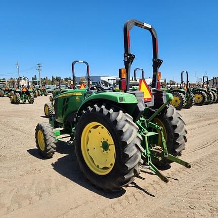 Image of John Deere 4052M equipment image 4